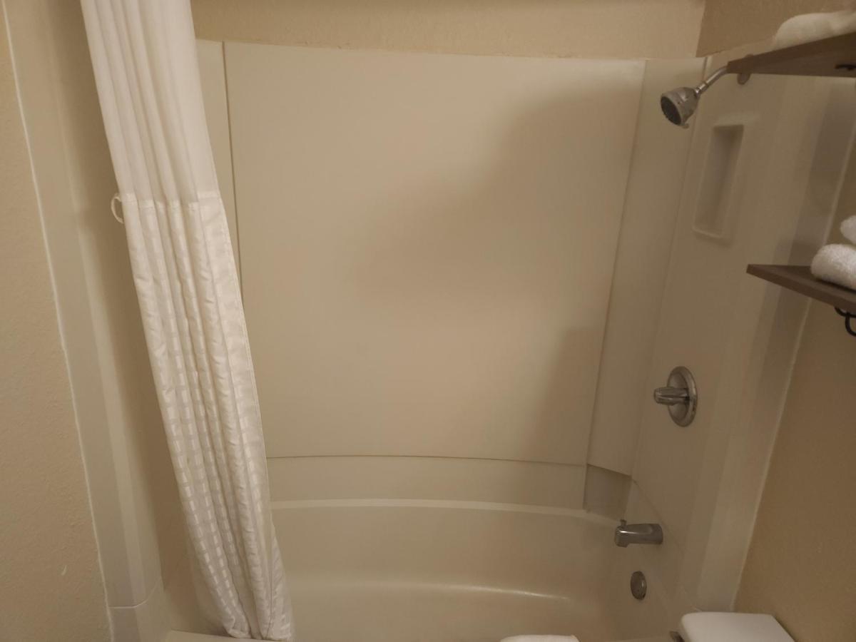 Moorhead Bison Plains Lodge מראה חיצוני תמונה