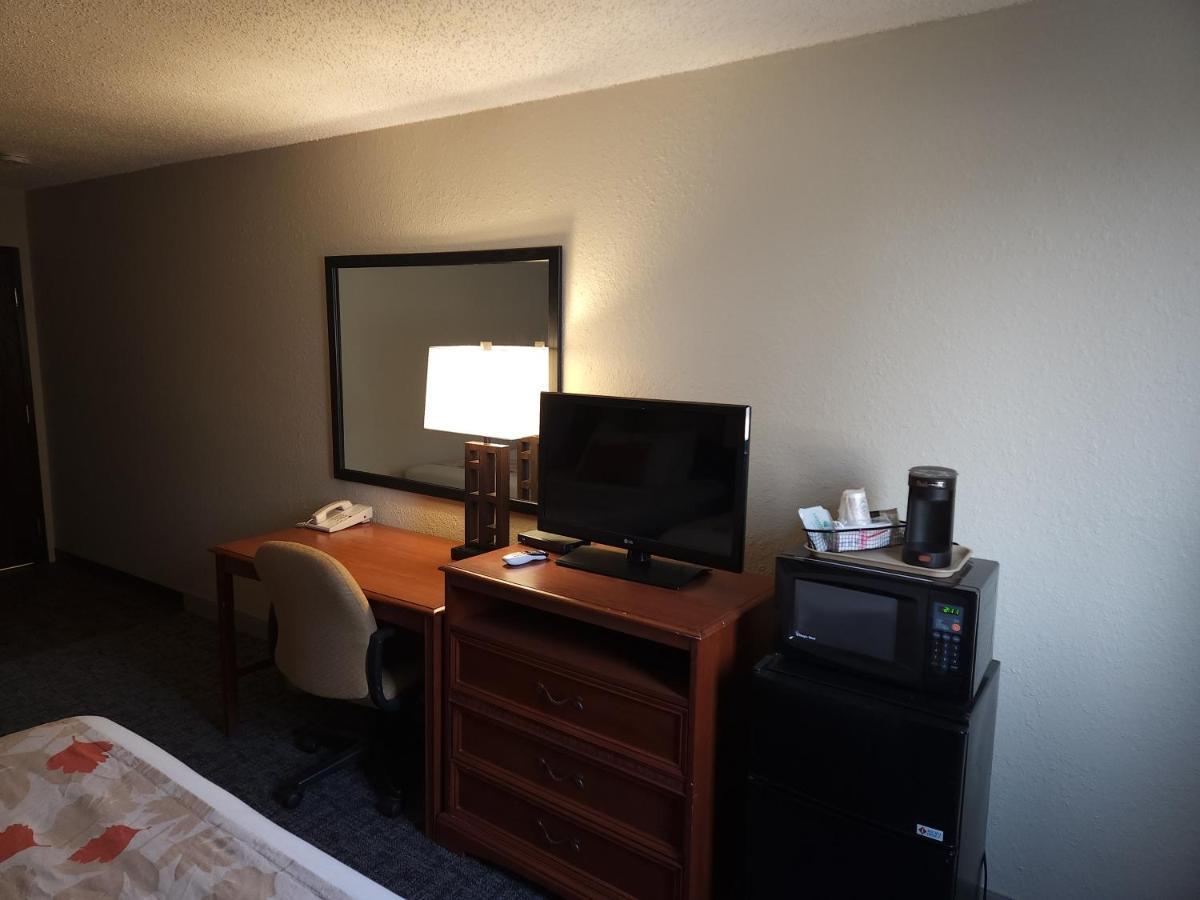 Moorhead Bison Plains Lodge מראה חיצוני תמונה