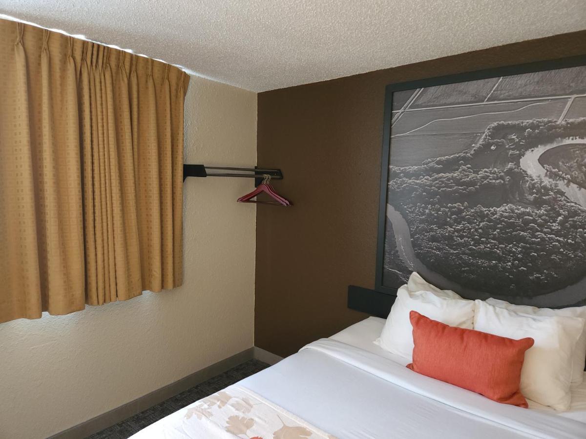 Moorhead Bison Plains Lodge מראה חיצוני תמונה